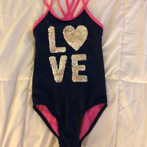 😍Adorable LOVE swimsuit 😍
